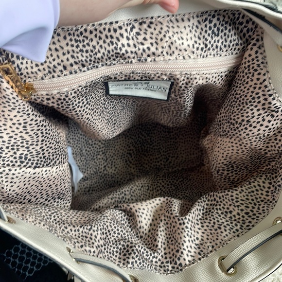 Leather backpack - Picture 5 of 7